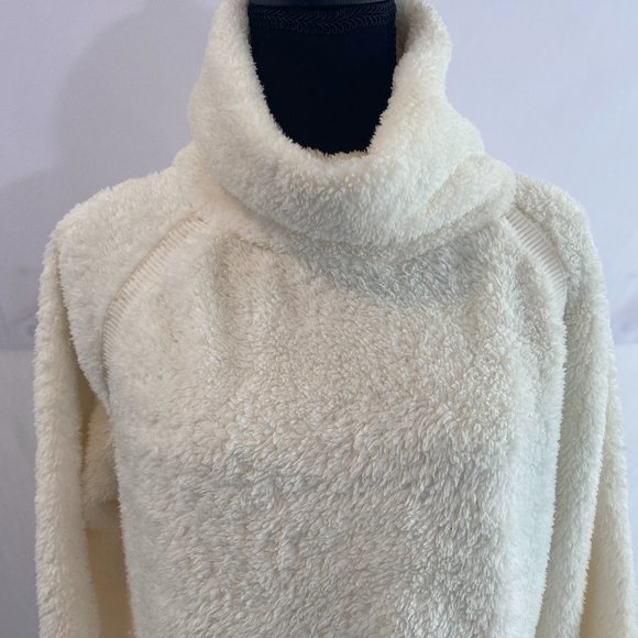 SOLD Old Navy Winter White Fleece Mock Neck Long Sleeve Top NWOT - Picture 10 of 15